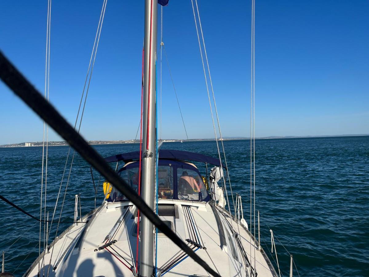 Stay In A Boat - Lisboa Екстер'єр фото